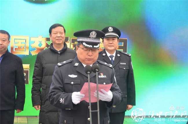 漢中交警一大隊(duì)熱熱鬧鬧唱響交通安全宣傳日