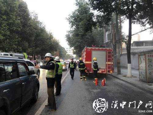 巡邏路上遇起火，漢中交警全力協(xié)助消防人員撲滅火情