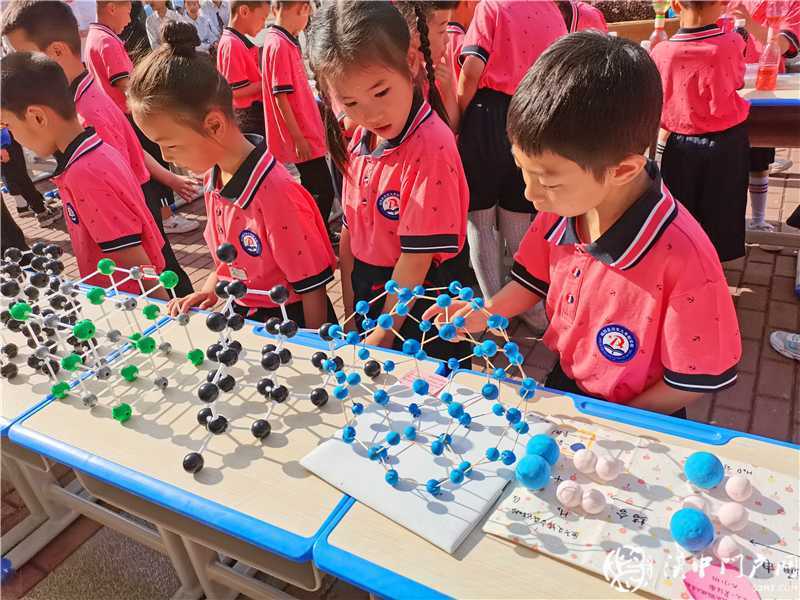 潤東九年制學校第二屆校園科技文化藝術(shù)節(jié)盛大舉行