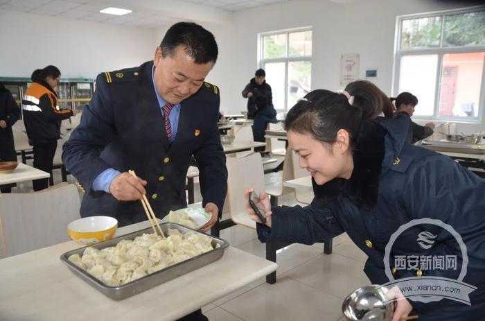 冬至暖心水餃 吃出“家”的味道 漢中車務(wù)段勉西車站1萬(wàn)多個(gè)餃子解濃濃鄉(xiāng)愁