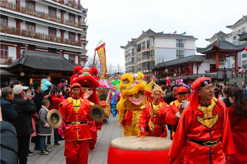 非遺鬧古鎮(zhèn) 歡樂過元宵！這個(gè)元宵熱鬧非凡……