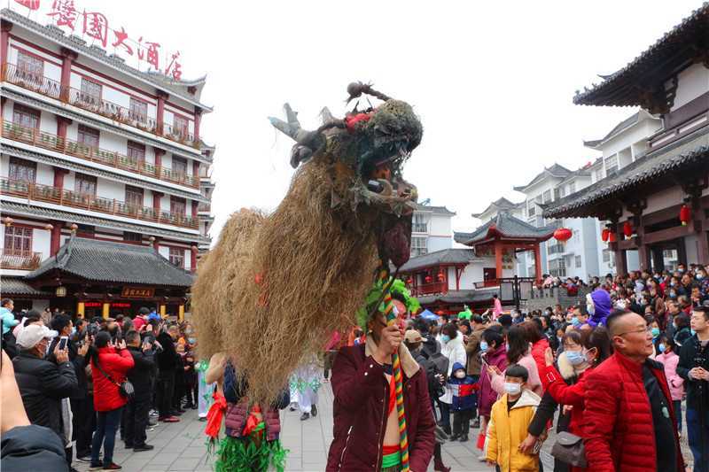 非遺鬧古鎮(zhèn) 歡樂過元宵！這個(gè)元宵熱鬧非凡……