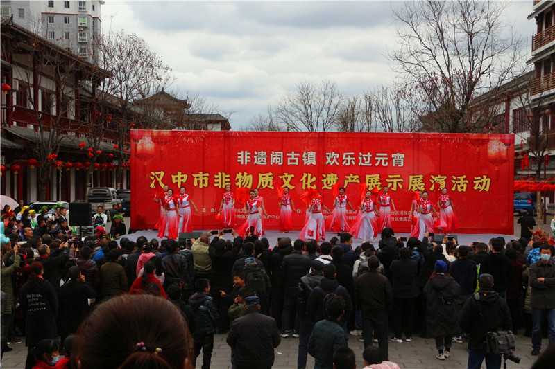 非遺鬧古鎮(zhèn) 歡樂過元宵！這個(gè)元宵熱鬧非凡……