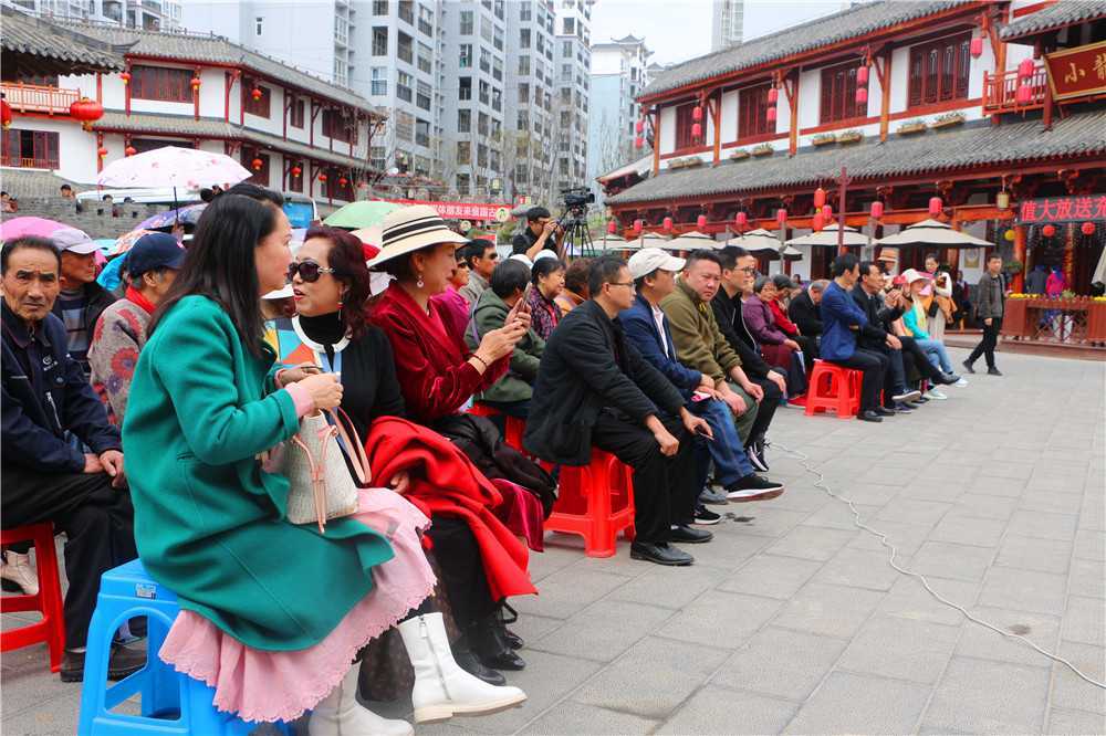 “悅動(dòng)漢江”文藝薈走進(jìn)褒國康樂園優(yōu)秀節(jié)目展演活動(dòng)圓滿成功