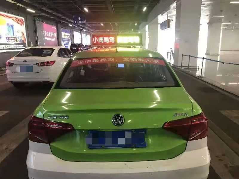 漢中出租車頭頂上“小鹿易駕”究竟是啥？？