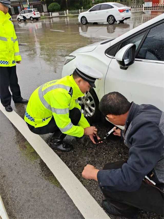 68小時堅守！漢中交警大隊圓滿完成國慶假期道路交通安保任務(wù)"