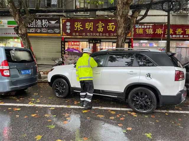 68小時堅守！漢中交警大隊圓滿完成國慶假期道路交通安保任務(wù)"