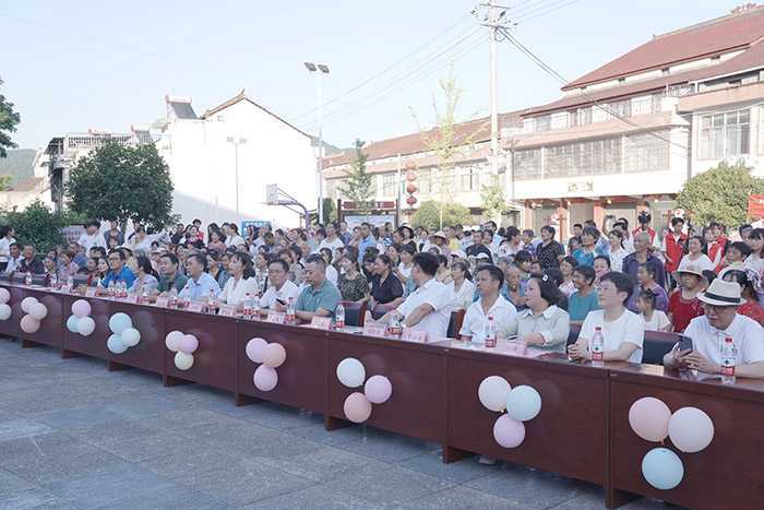 陜西理工大學“涓涓理工情意，教育賦能鄉(xiāng)村振興”大舞臺走進南鄭兩河鎮(zhèn)