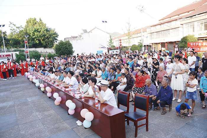 陜西理工大學“涓涓理工情意，教育賦能鄉(xiāng)村振興”大舞臺走進南鄭兩河鎮(zhèn)