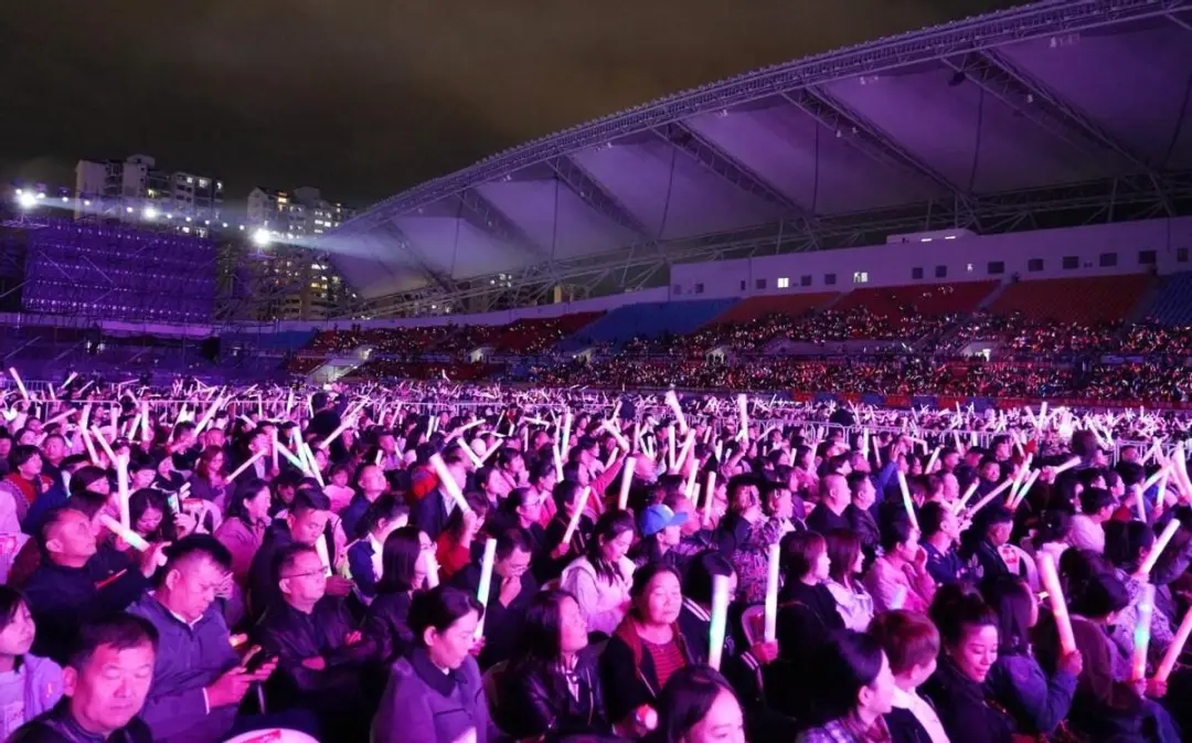 傾情演繹！“魅力漢中﹒音你而來(lái)”群星演唱會(huì)在漢臺(tái)成功舉辦