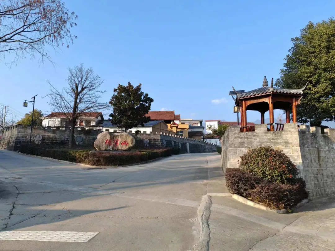 漢臺區(qū)宗營鎮(zhèn)楊家山村：泥墻房變身“黃金屋”