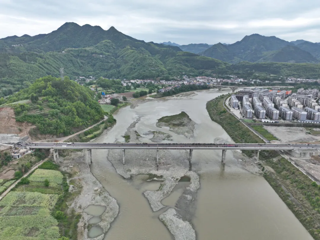 漢中陽(yáng)平關(guān)嘉陵江大橋正式通車